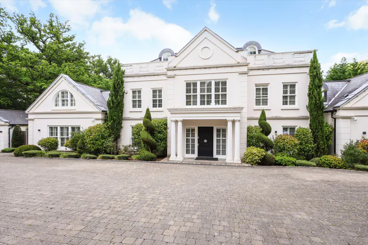 House Percival Close in Elmbridge