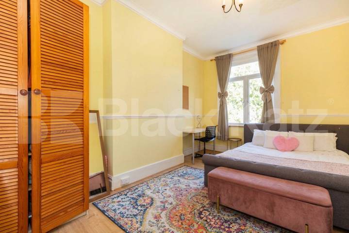 Flat Iverson Road in Greater London