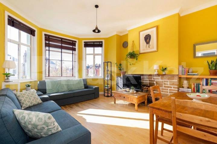 Flat Iverson Road in Greater London