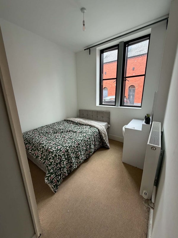 Room Reservoir Street in Salford