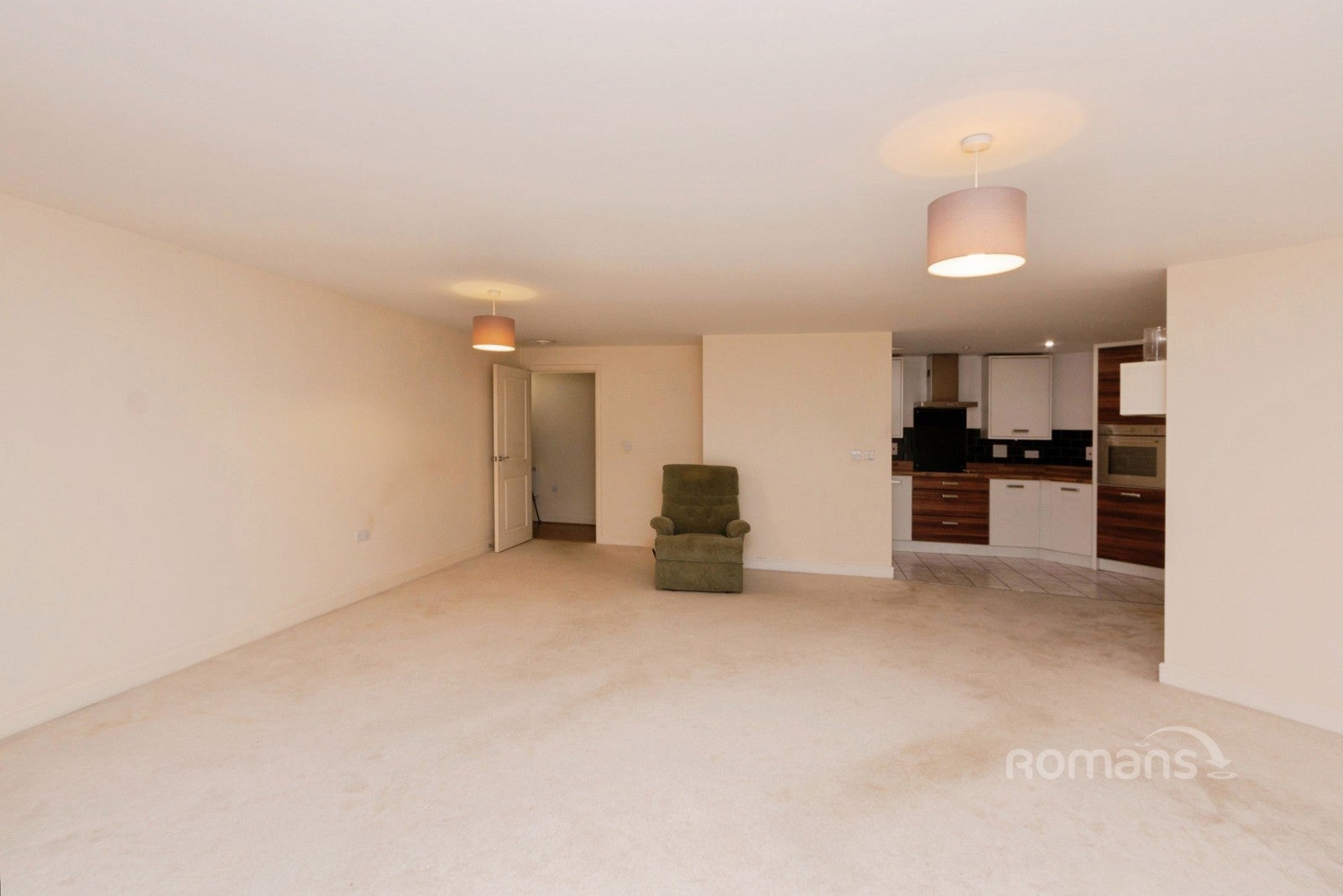 Flat Wallis Square in Rushmoor