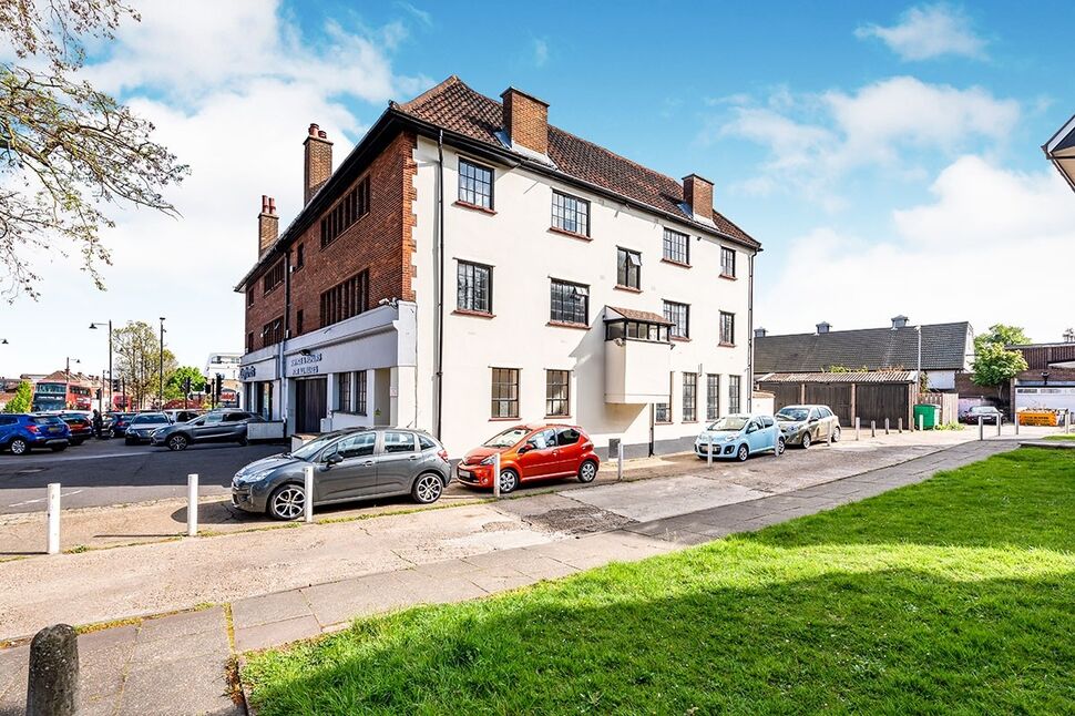 Flat Stafford Road in Greater London