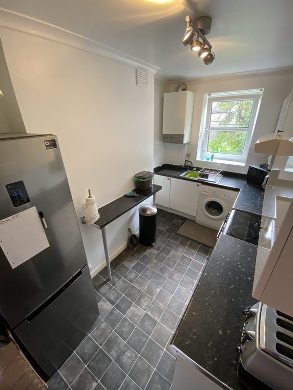 Flat Dunstan's Road in Greater London