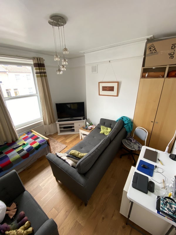 Flat Dunstan's Road in Greater London