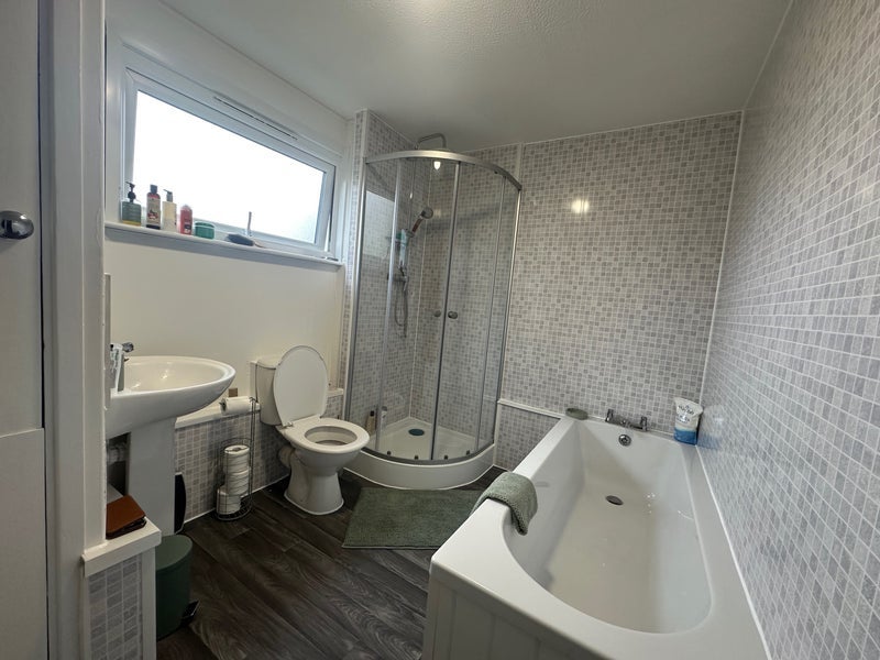 Room Glyne Way in Basildon