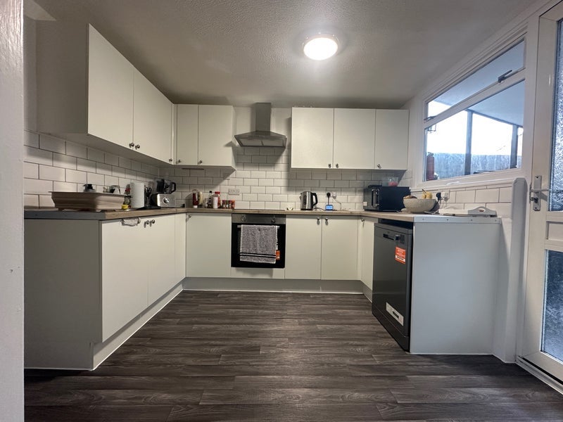 Room Glyne Way in Basildon