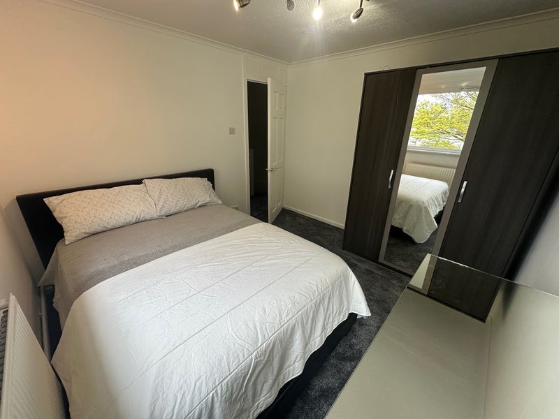 Room Glyne Way in Basildon