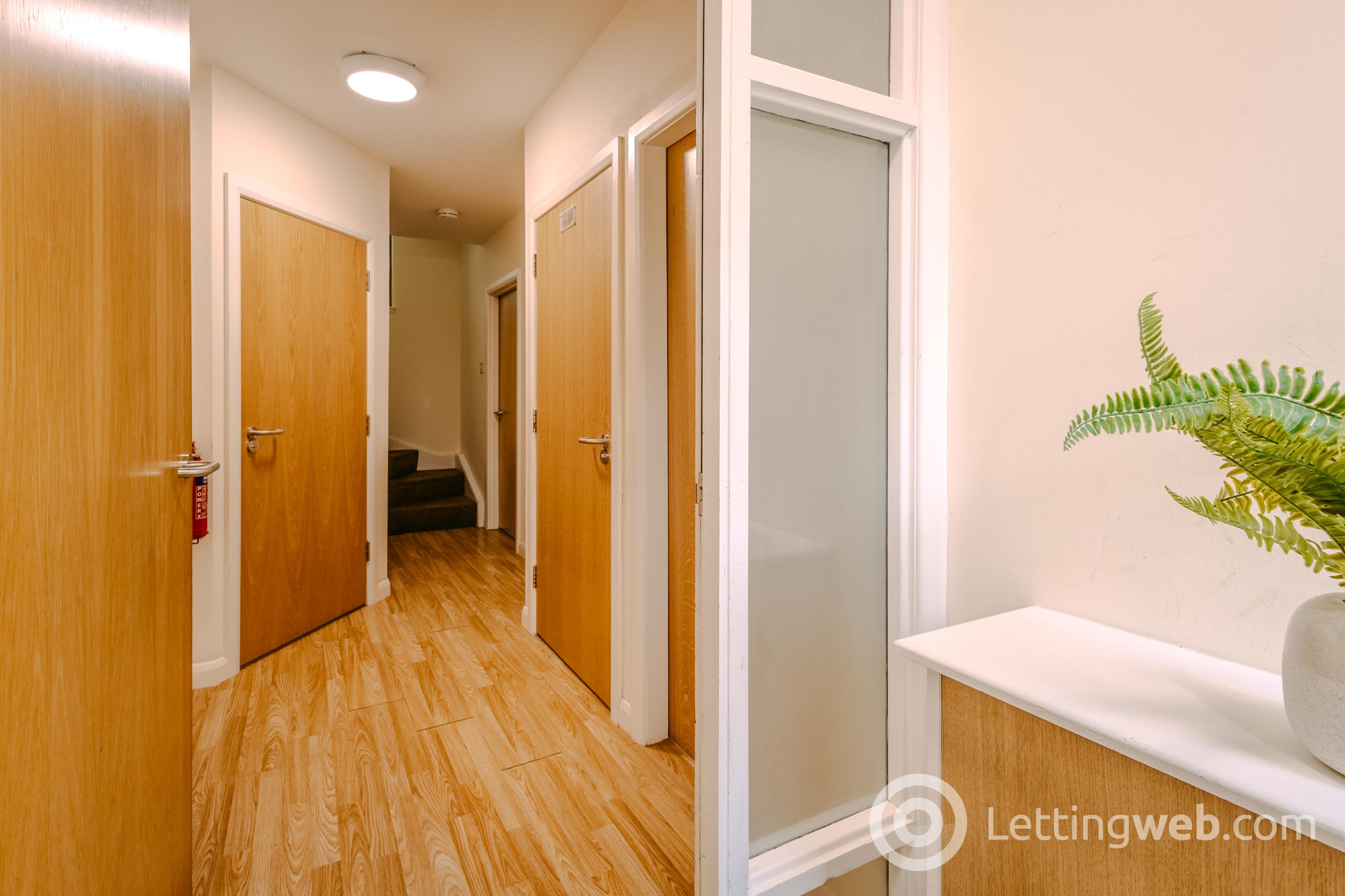 Room Slateford Road in City of Edinburgh
