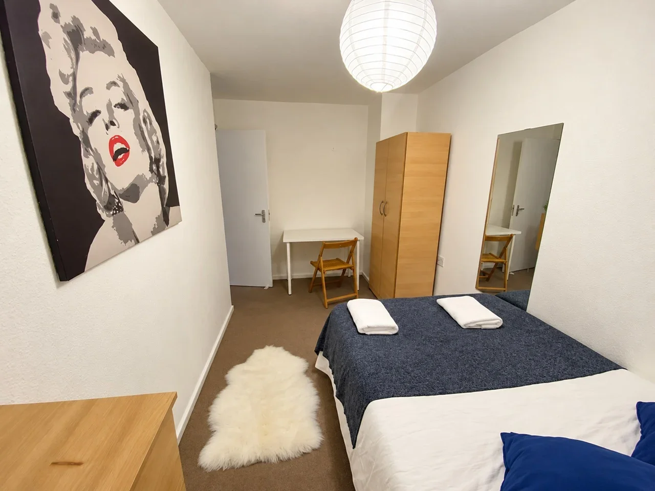 Room Lanark Square in Greater London