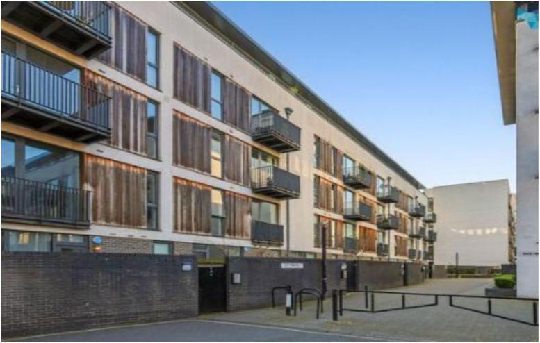 Flat City Walk in Greater London