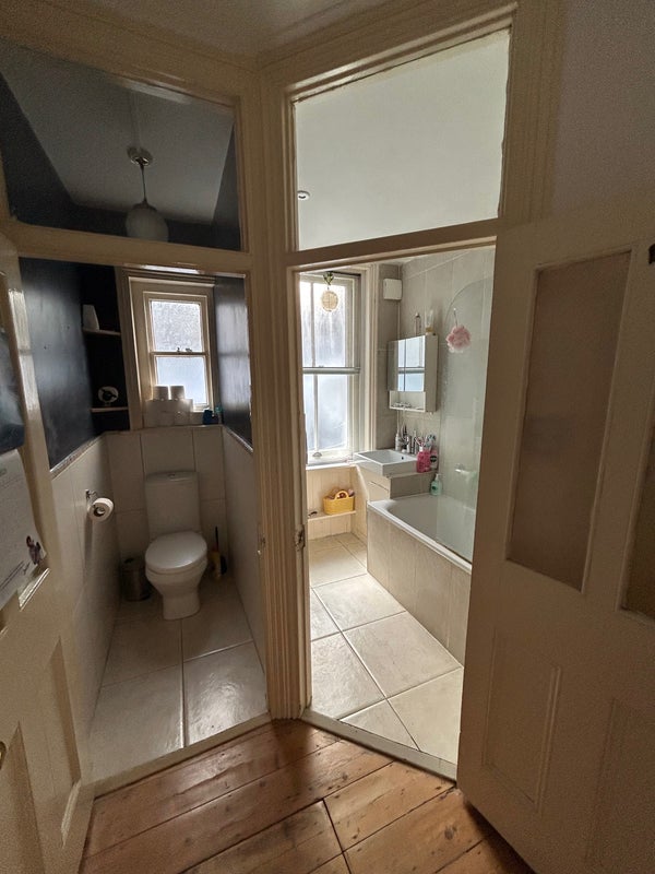 Room Latchmere Road in Greater London