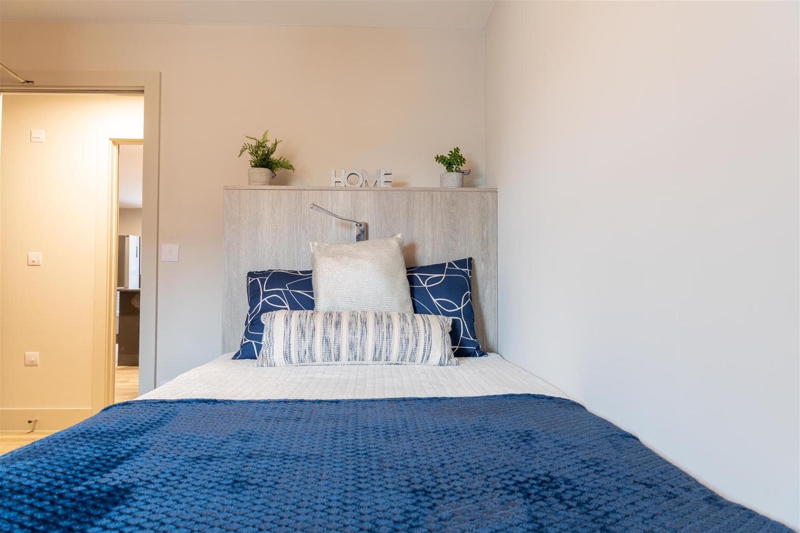 Room Gloucester Road in Bristol