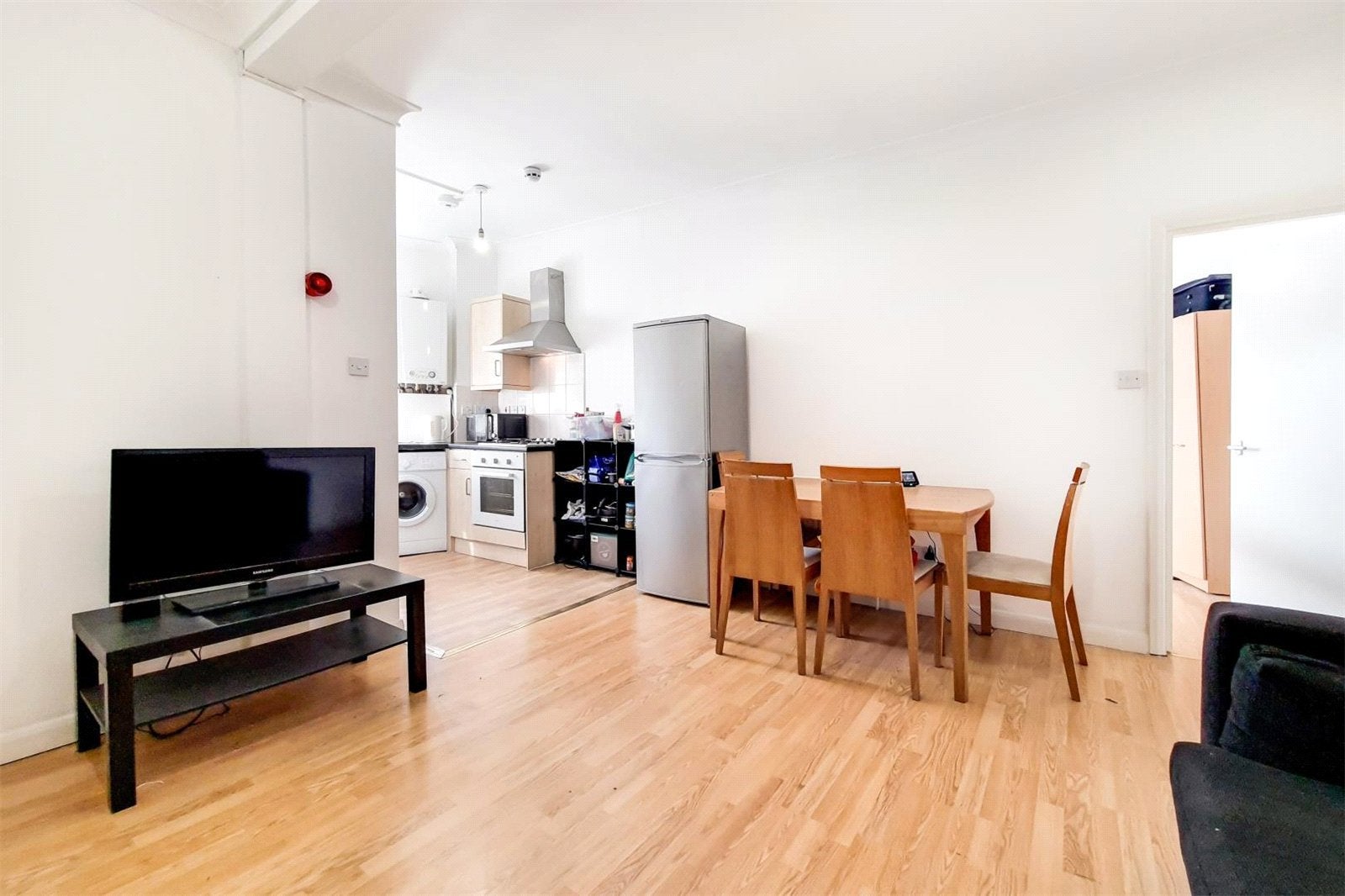 Flat Westbury Avenue in Greater London