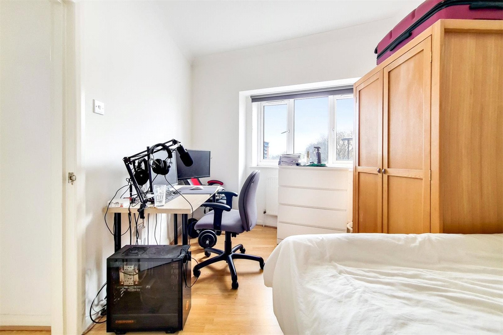 Flat Westbury Avenue in Greater London