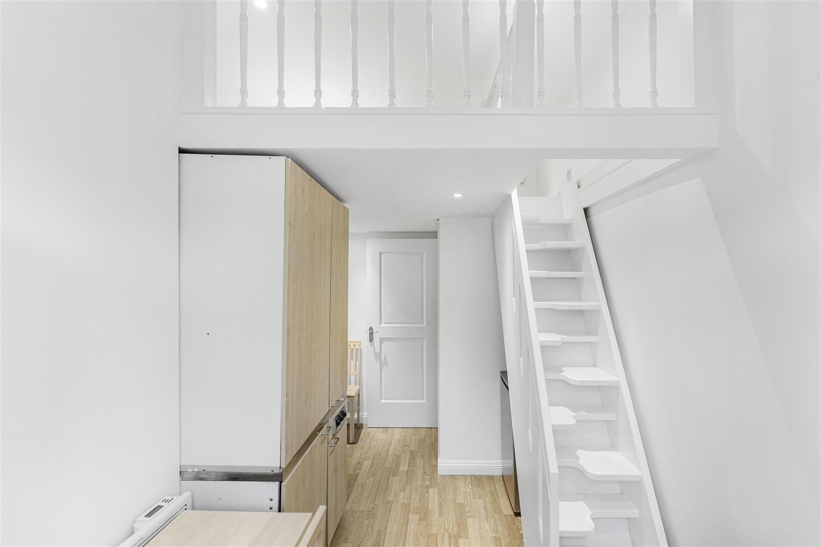 Flat Courtfield Gardens in Greater London