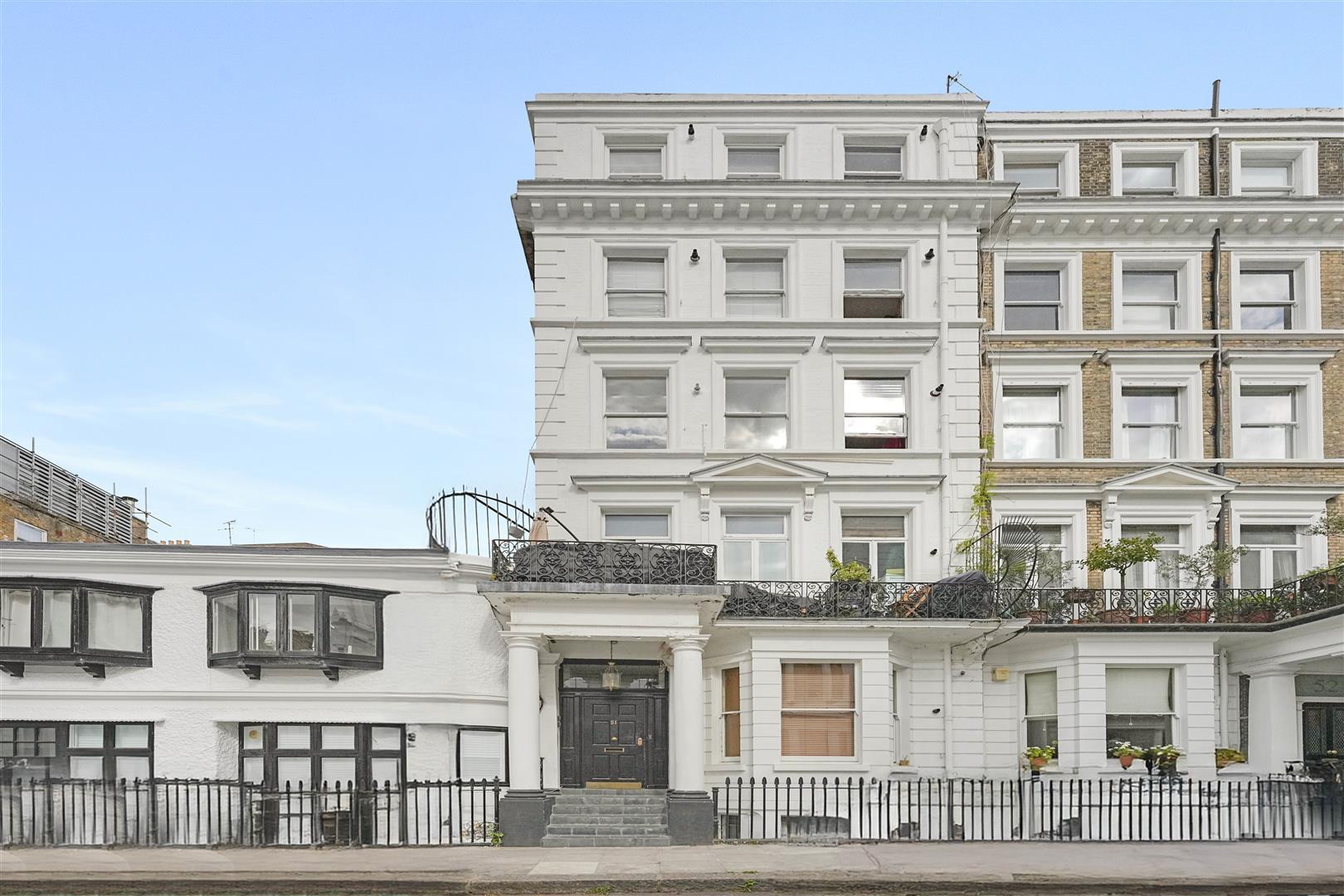 Flat Courtfield Gardens in Greater London
