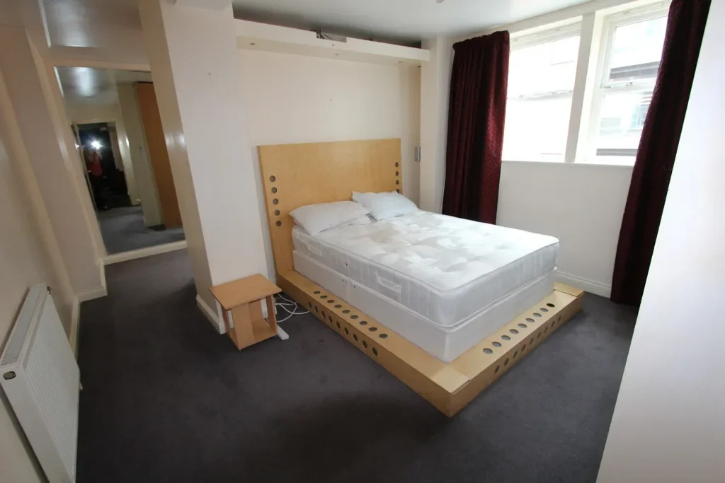 Room Victoria Street in Sheffield