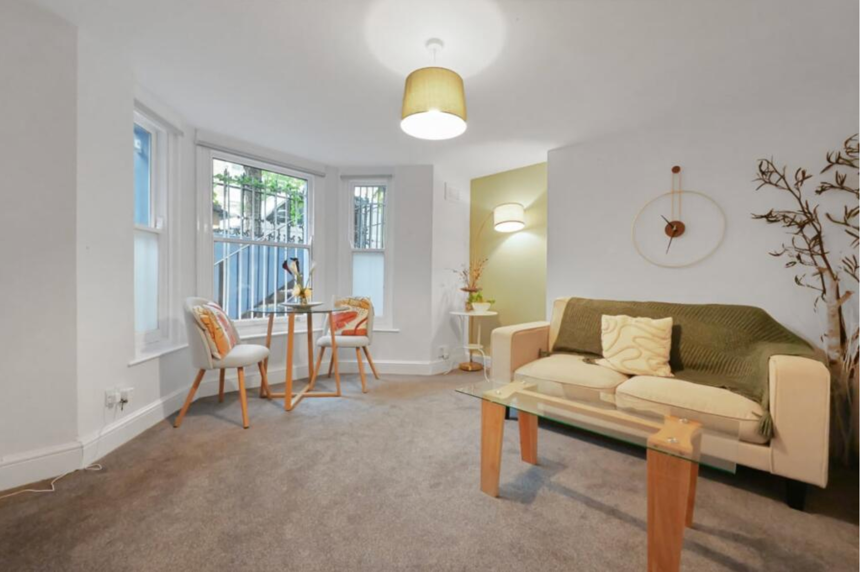 Flat Chesterton Road in Greater London