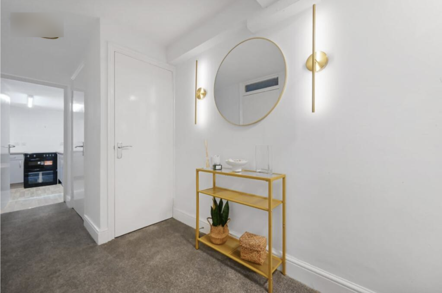 Flat Chesterton Road in Greater London
