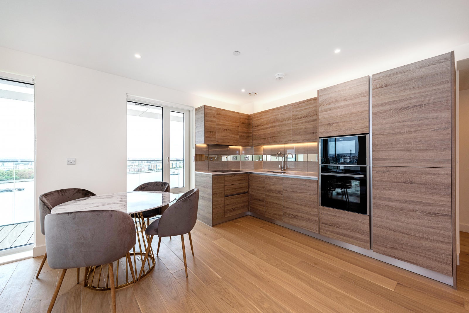 Flat Duke of Wellington Avenue in Greater London