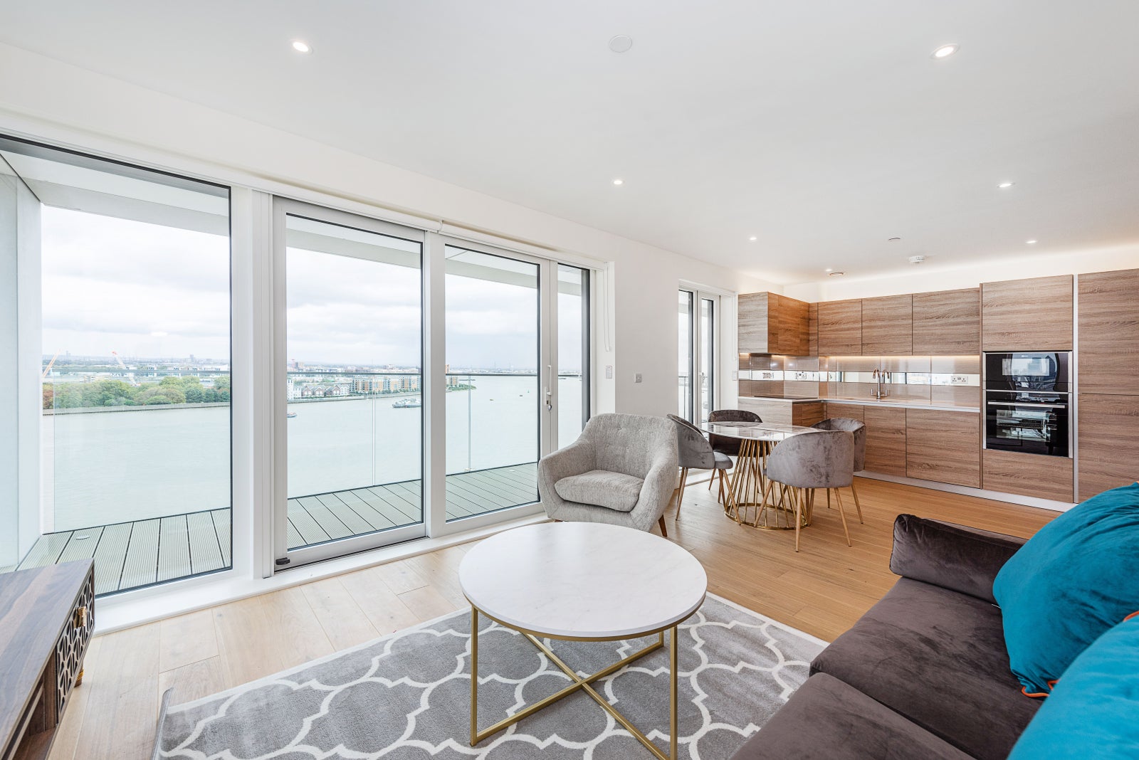 Flat Duke of Wellington Avenue in Greater London