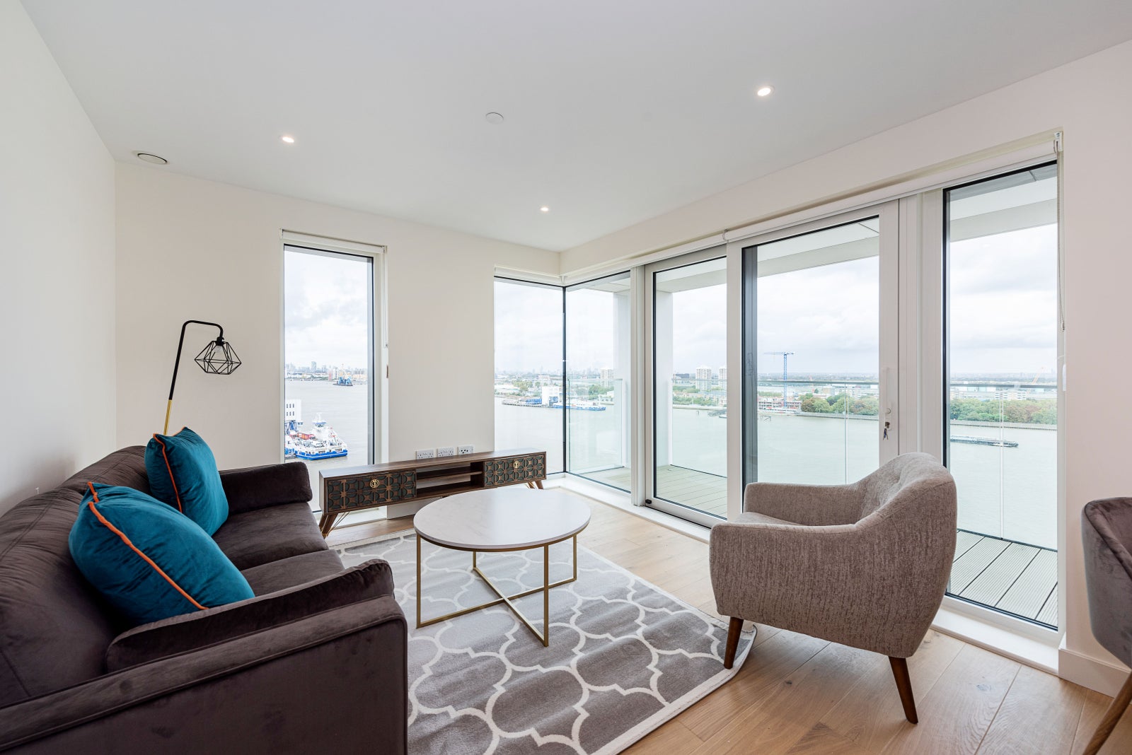 Flat Duke of Wellington Avenue in Greater London