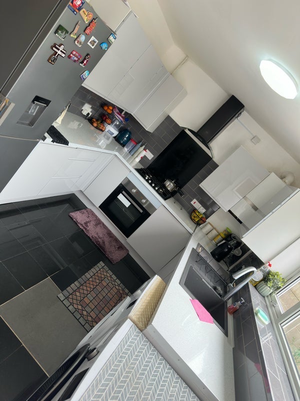 Room Brownley Road in Manchester