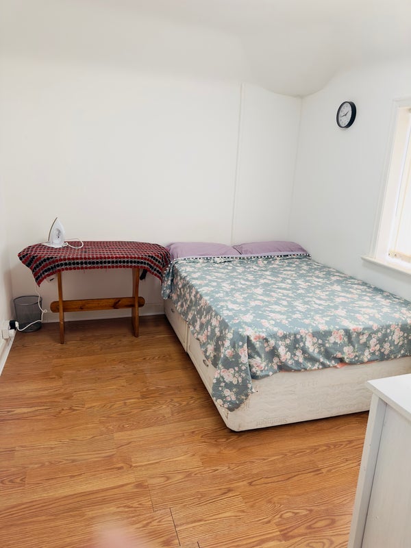 Room Brownley Road in Manchester