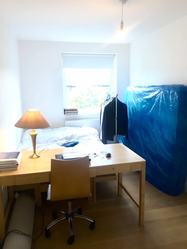 Room Dowdeswell Close in Greater London