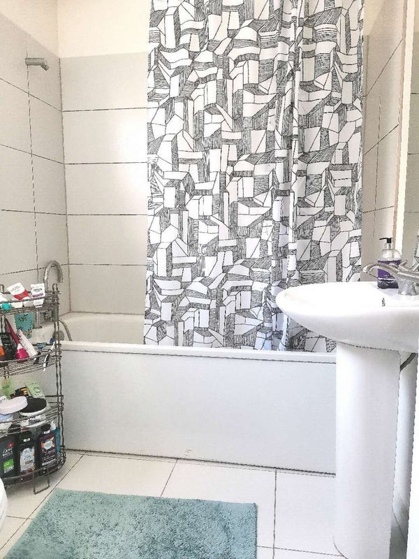 Room Dowdeswell Close in Greater London