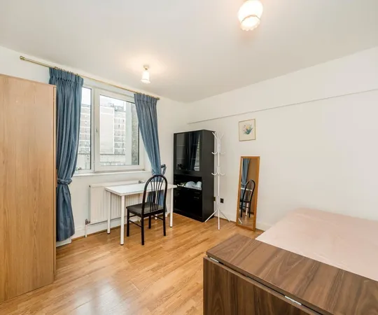 Flat Sloane Avenue in Greater London