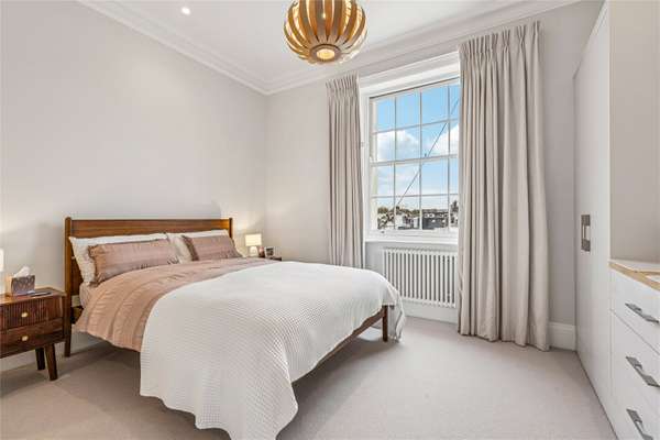 Flat Westbourne Terrace in City of Westminster