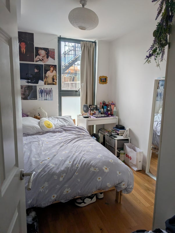 Room Trafalgar Road in Greater London