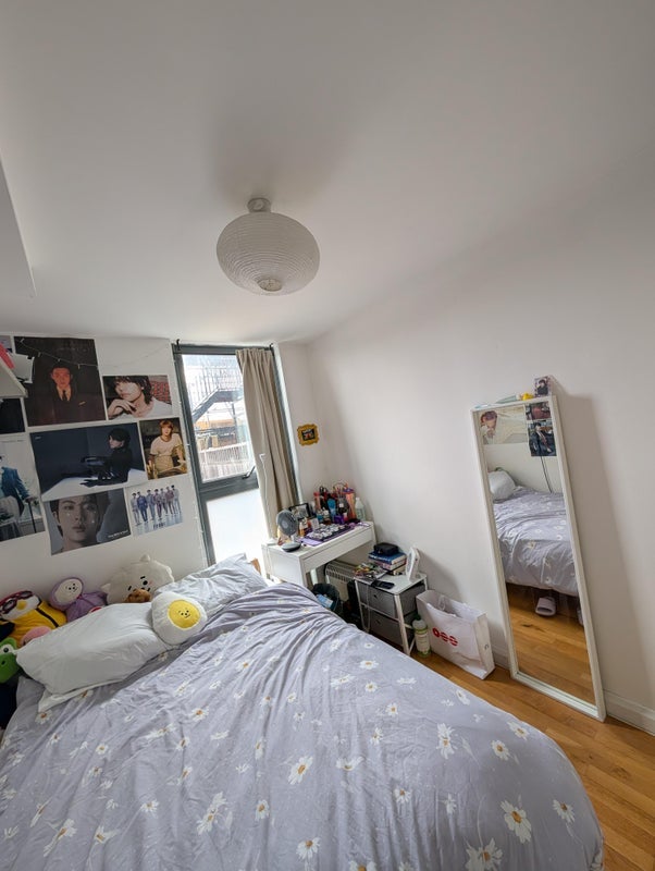 Room Trafalgar Road in Greater London