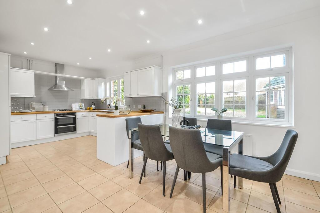 House Kiln Road in Fareham
