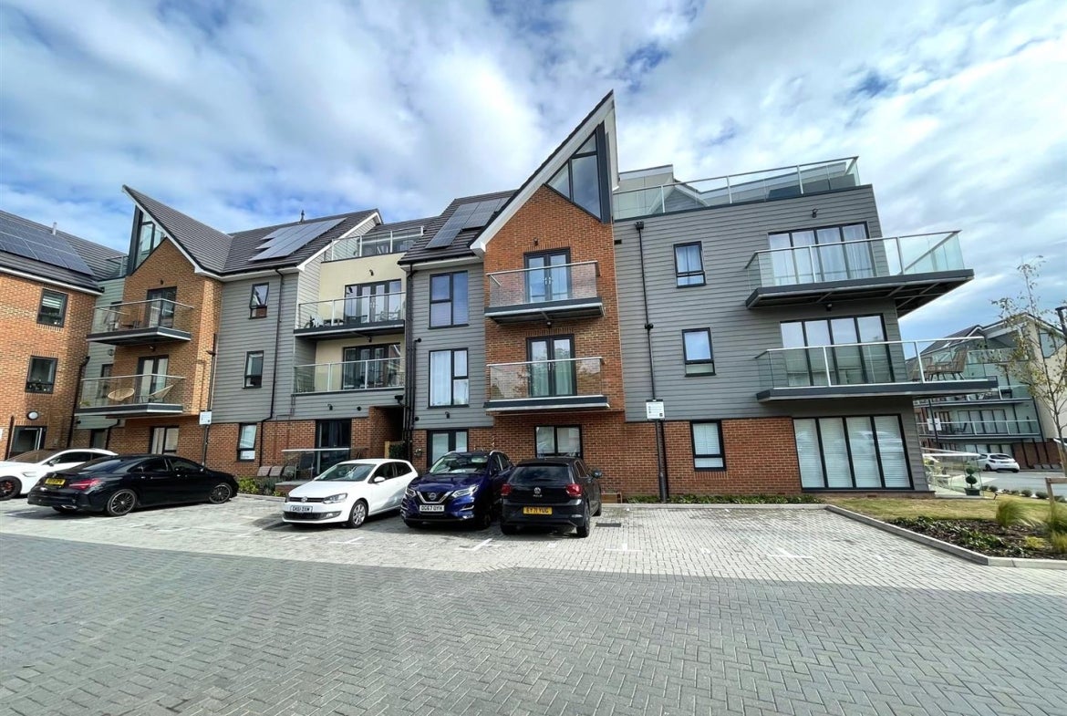 Flat Eastwood Road in Rayleigh