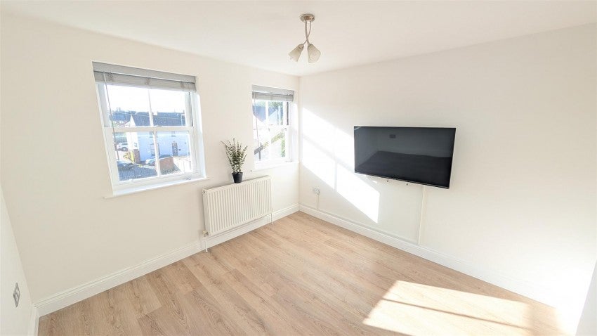 Flat Leam Terrace in Royal Leamington Spa