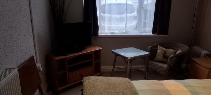 Room Whiteway Close in Bristol