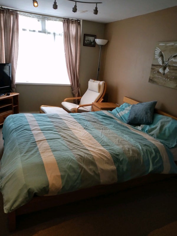 Room Whiteway Close in Bristol