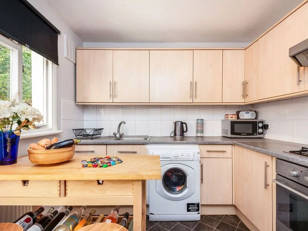 Flat Darwin Street in Greater London