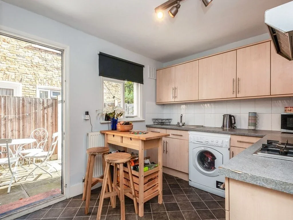 Flat Darwin Street in Greater London