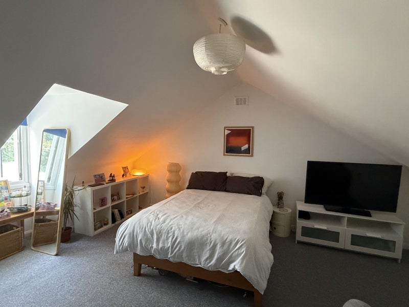Room Cleveland Road in Greater London
