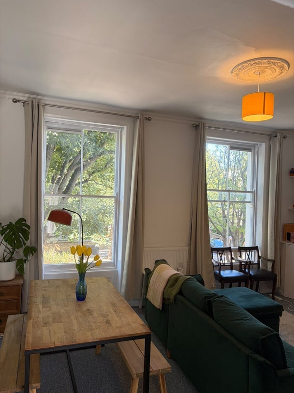 Room Cleveland Road in Greater London