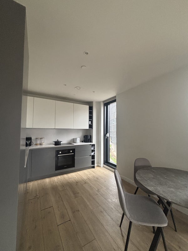 Room Aspin Lane in Manchester