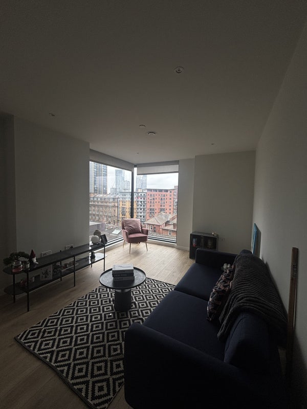 Room Aspin Lane in Manchester