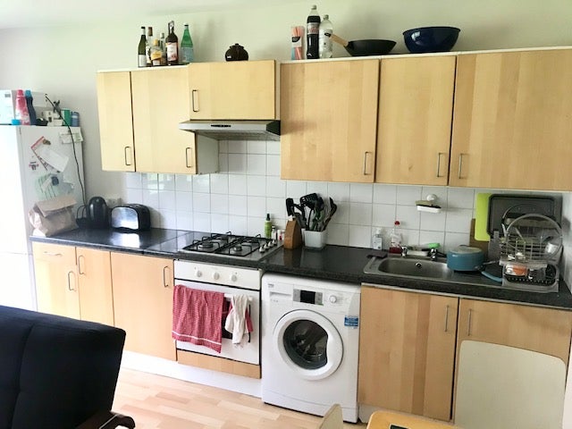 Flat Whitlock Drive in Greater London