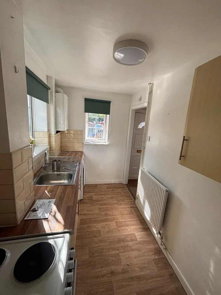 House Cheslyn Close in Luton