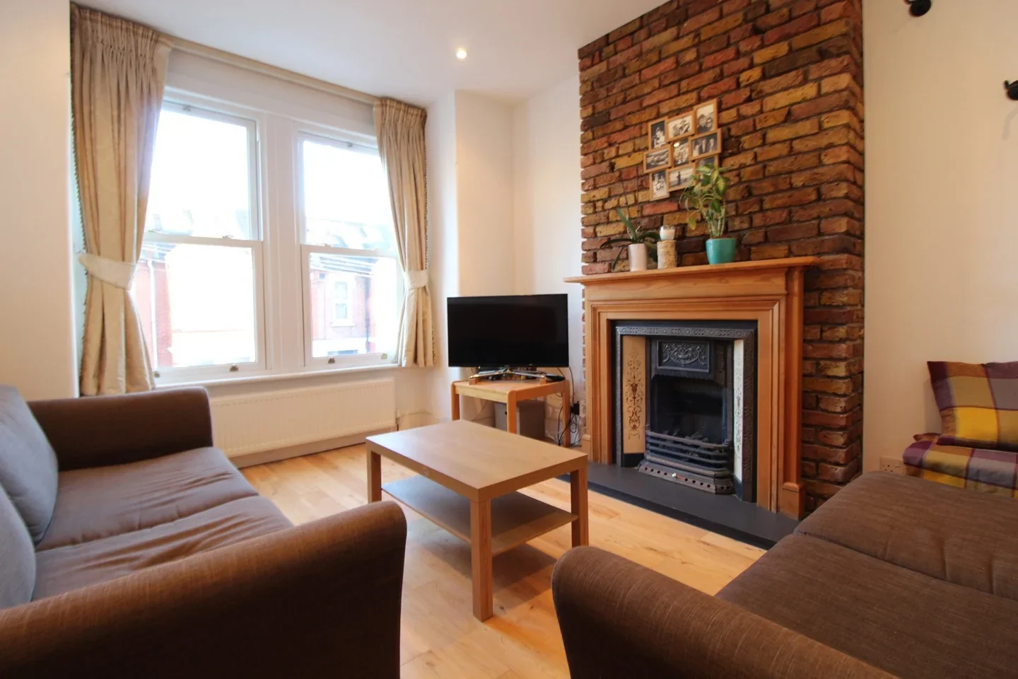 Flat Acre Road in Greater London