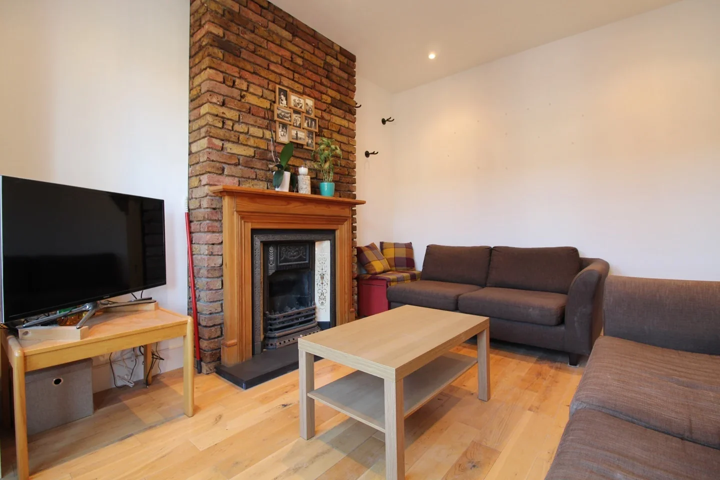 Flat Acre Road in Greater London