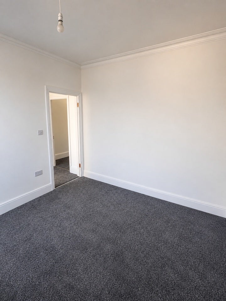 Flat Albert Road in Greater London